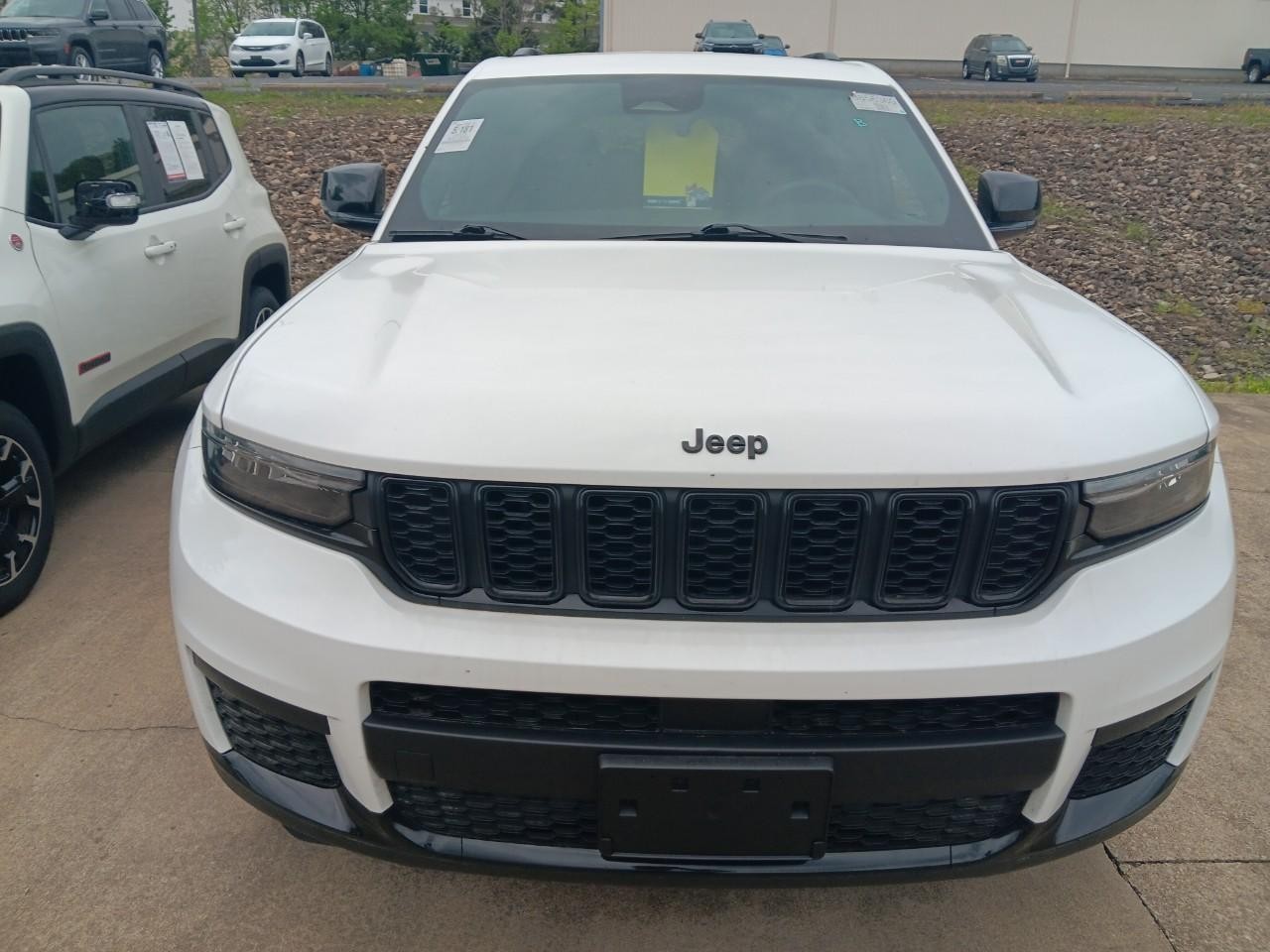 2023 Bright White Clearcoat Jeep Grand Cherokee L Altitude 4X4 SUV