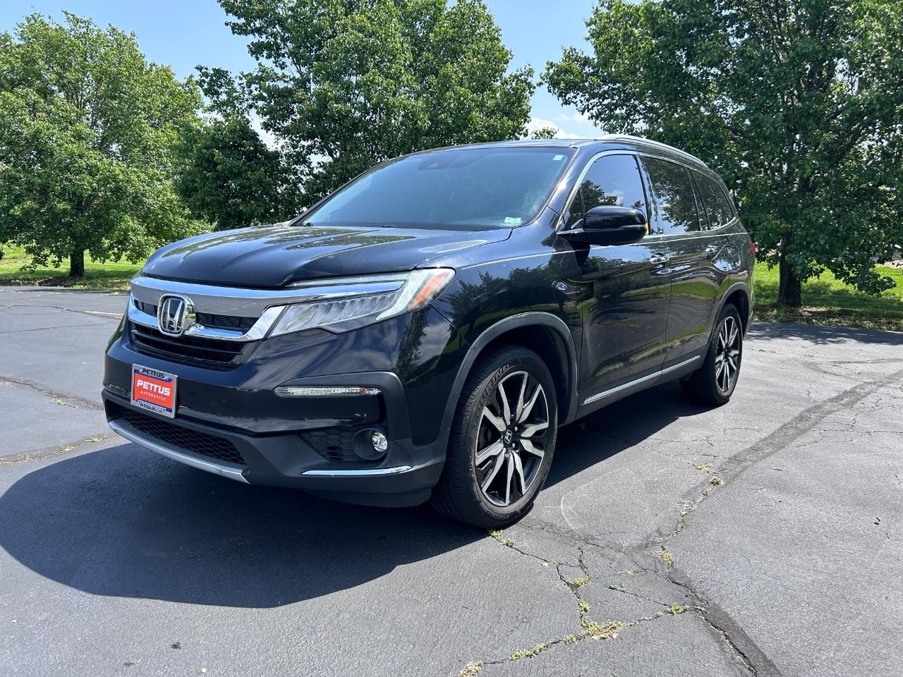 2019 Crystal Black Pearl Honda Pilot Touring 8 Passenger AWD SUV