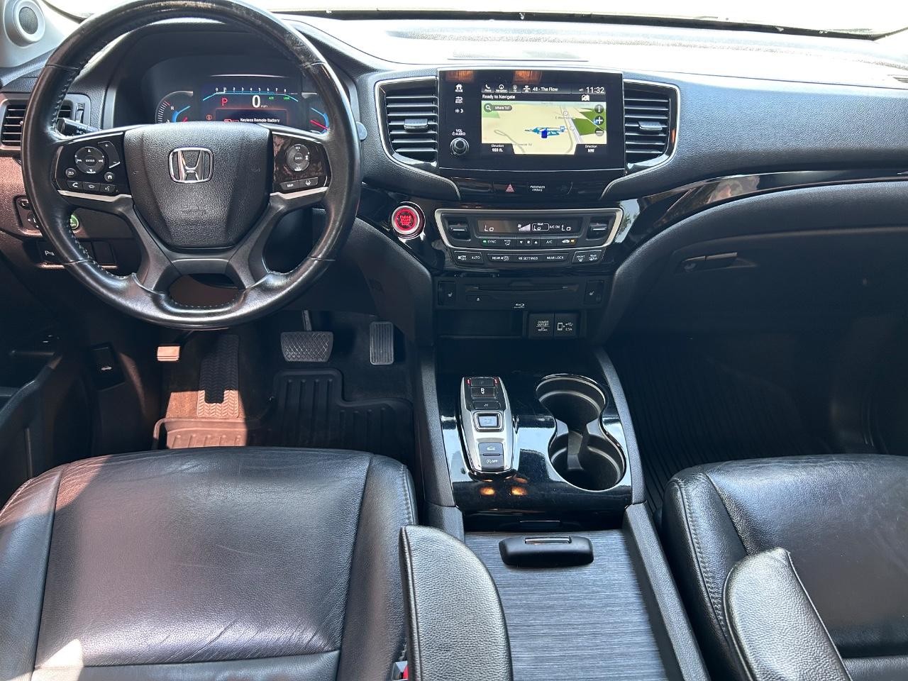 2019 Crystal Black Pearl Honda Pilot Touring 8 Passenger AWD SUV