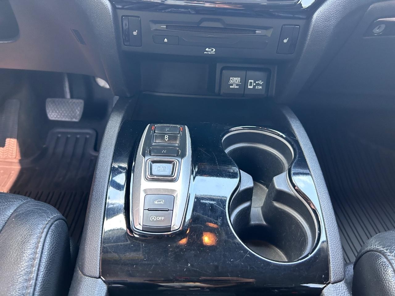 2019 Crystal Black Pearl Honda Pilot Touring 8 Passenger AWD SUV