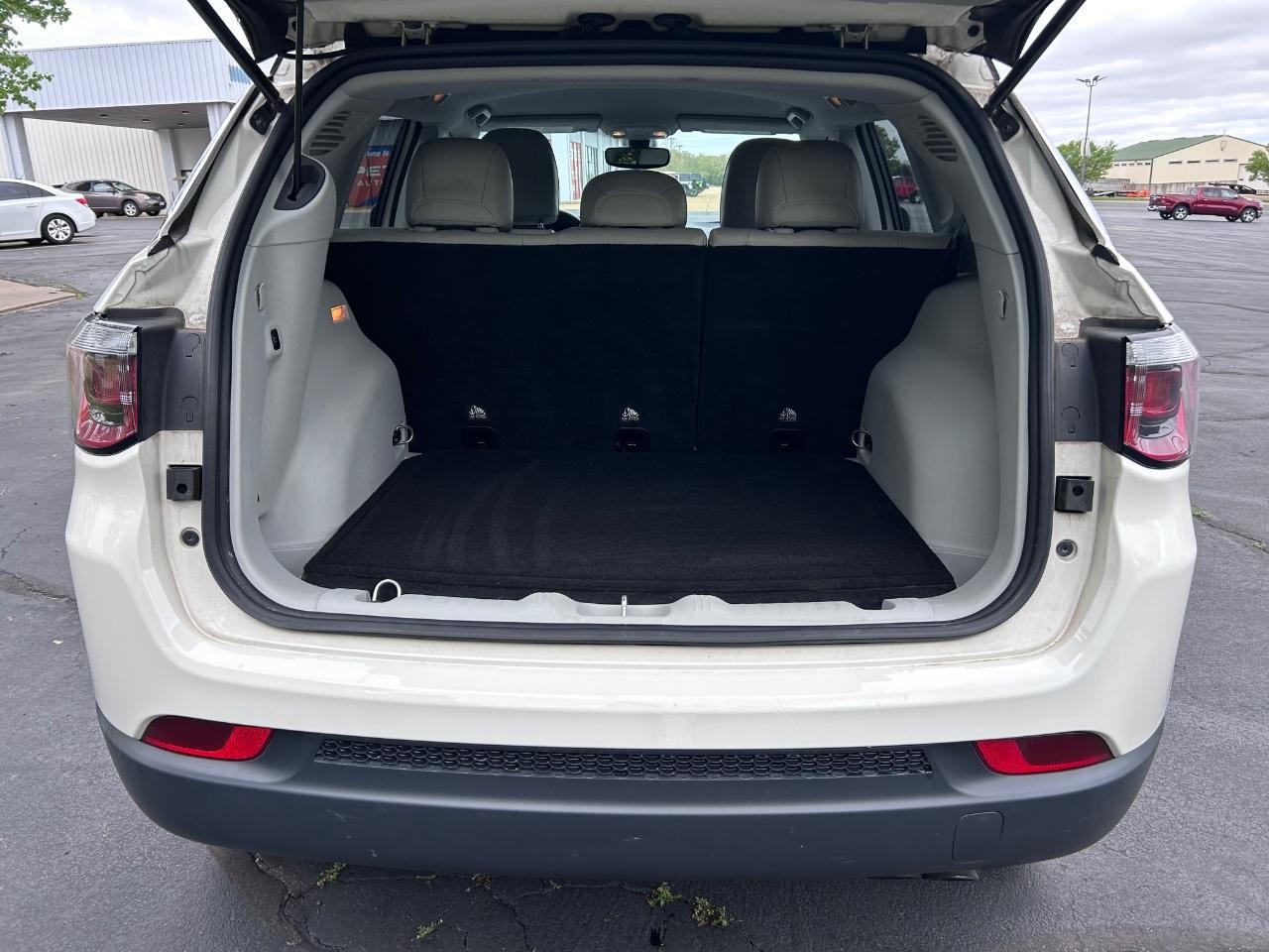 2018 White Clearcoat Jeep Compass Limited 4X4 SUV