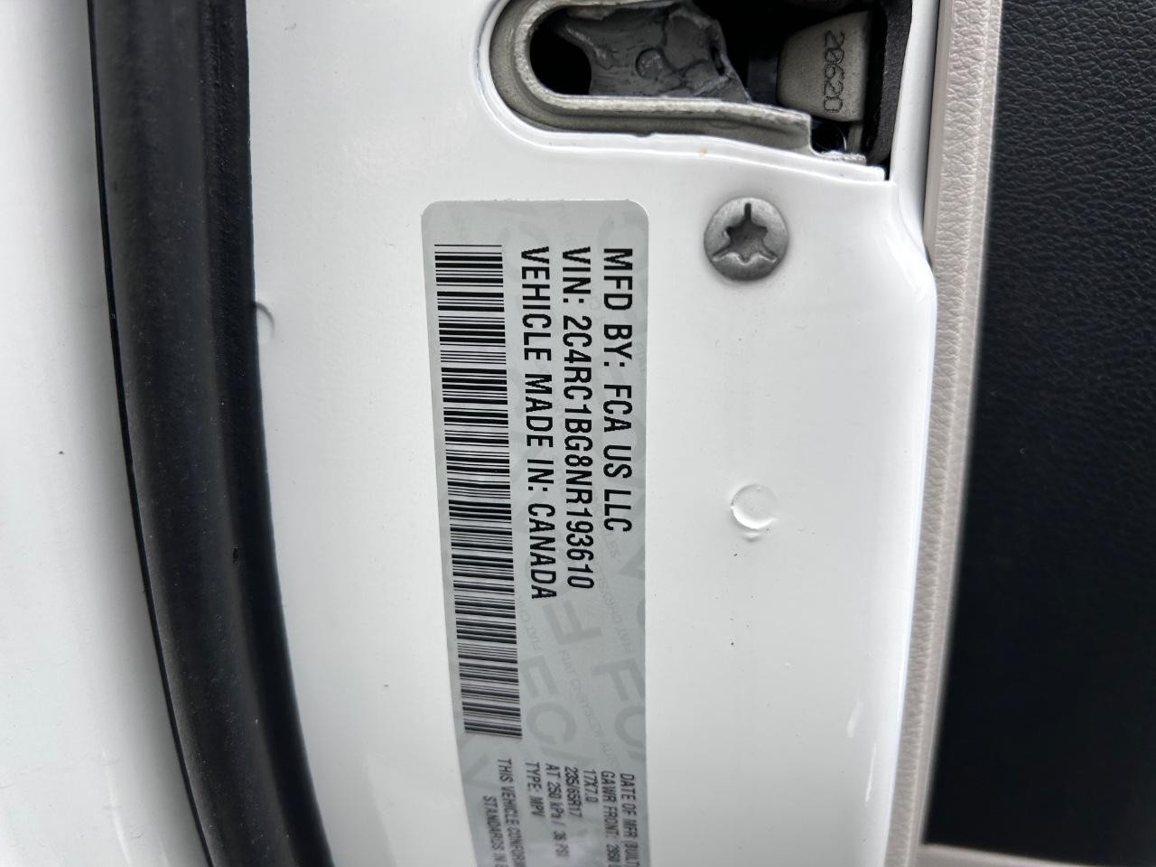 2022 Bright White Clearcoat Chrysler Pacifica Touring L FWD Van