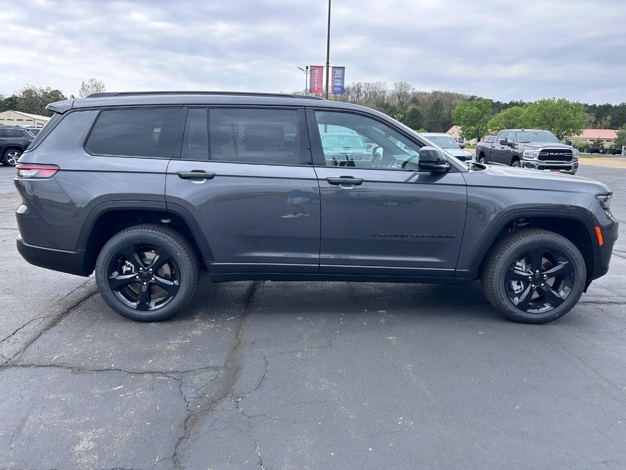 2025 Baltic Gray Metallic Clearcoat Jeep Grand Cherokee L Limited 4X4 SUV