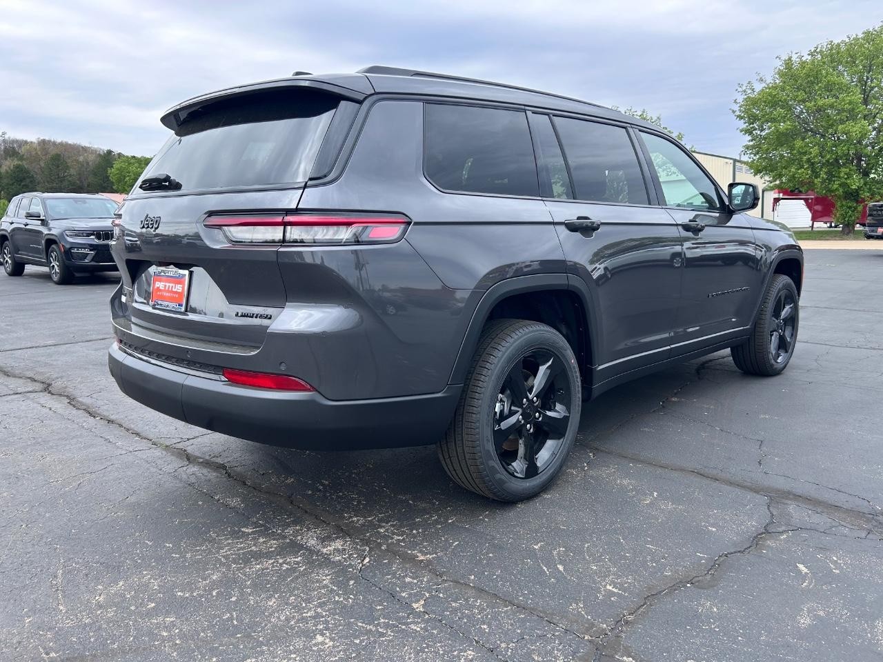 2025 Baltic Gray Metallic Clearcoat Jeep Grand Cherokee L Limited 4X4 SUV