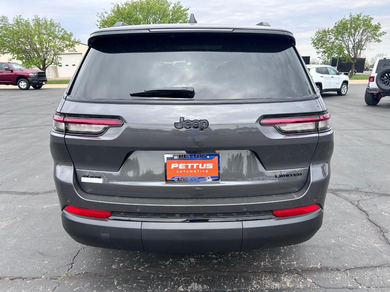 2025 Baltic Gray Metallic Clearcoat Jeep Grand Cherokee L Limited 4X4 SUV