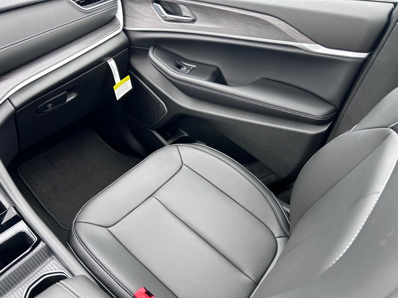 2025 Baltic Gray Metallic Clearcoat Jeep Grand Cherokee L Limited 4X4 SUV