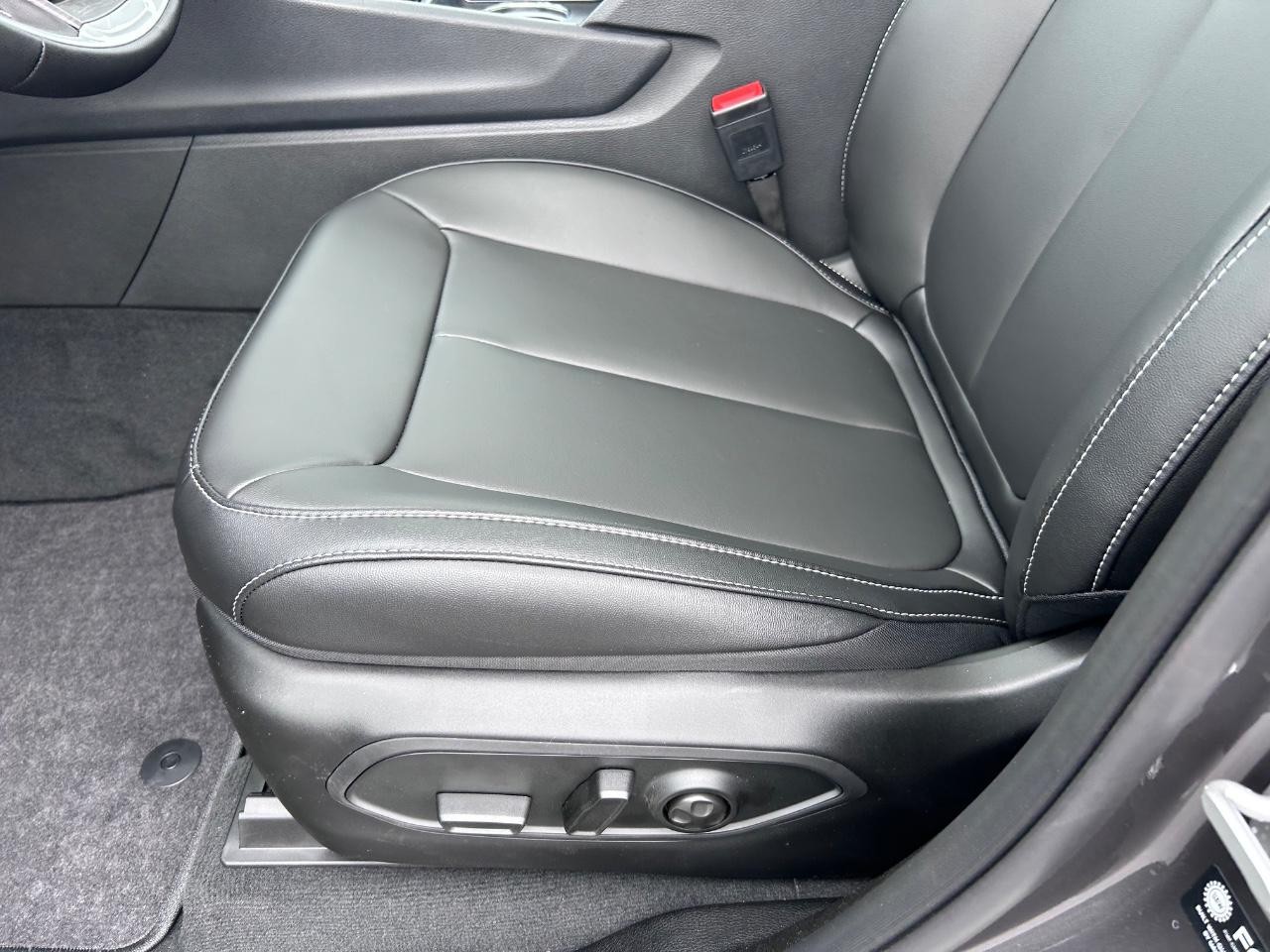 2025 Baltic Gray Metallic Clearcoat Jeep Grand Cherokee L Limited 4X4 SUV