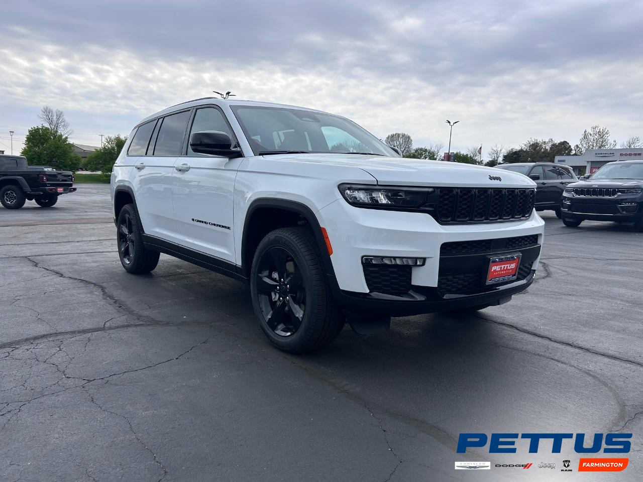 2025 Bright White Clearcoat Jeep Grand Cherokee L Limited 4X4 SUV