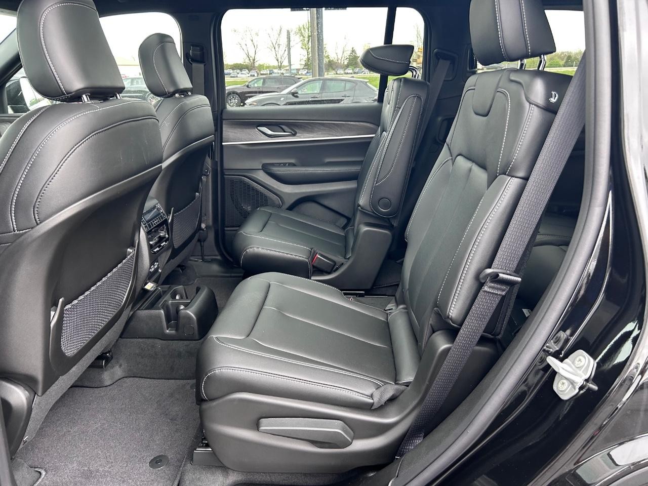 2025 Diamond Black Crystal Pearlcoat Jeep Grand Cherokee L Limited 4X4 SUV