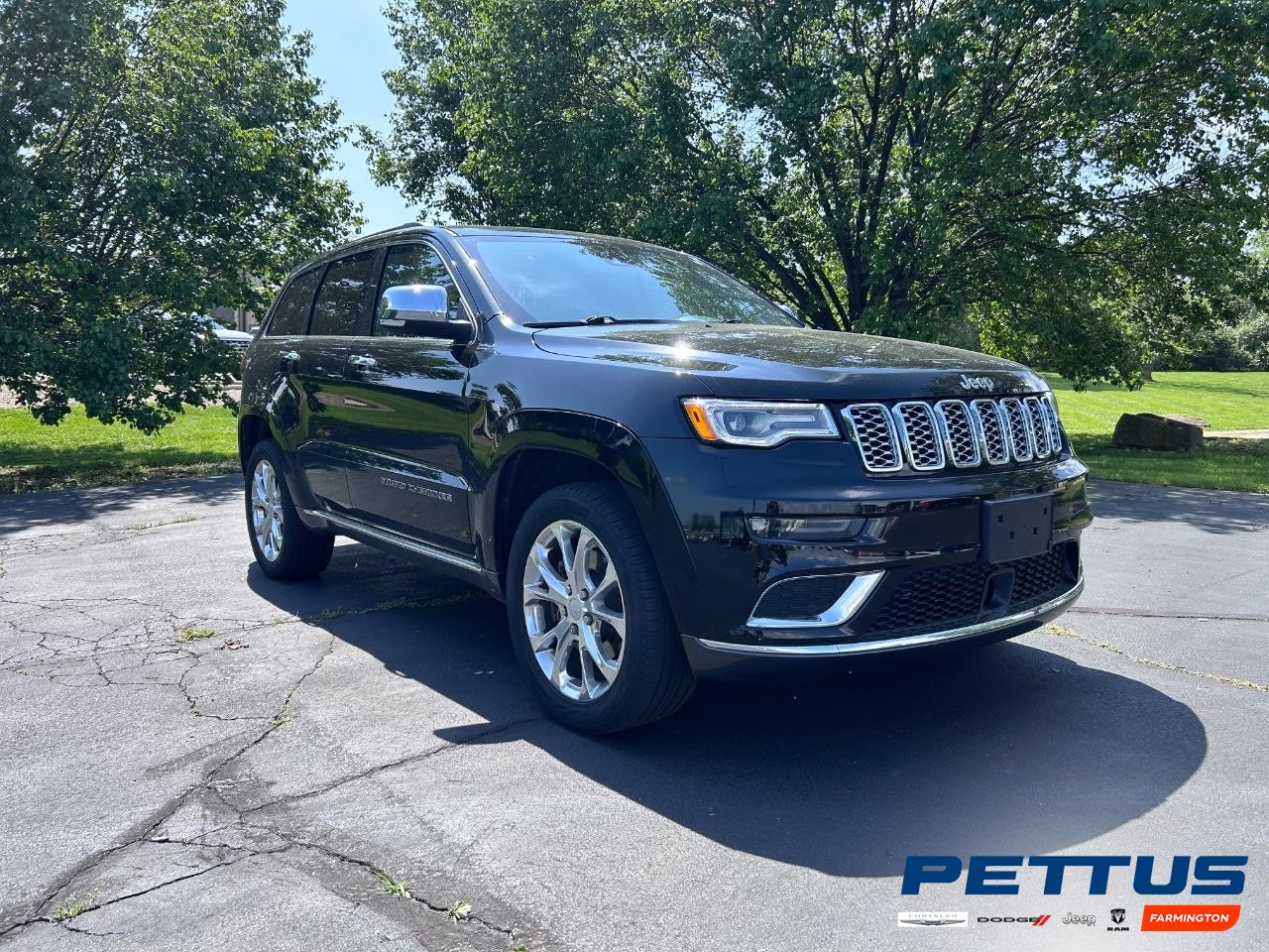 2021 Diamond Black Crystal Pearlcoat Jeep Grand Cherokee Summit 4X4 SUV