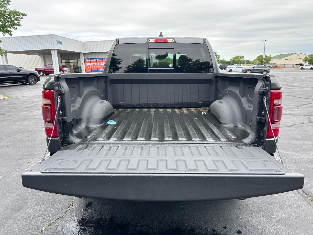 2019 Granite Crystal Metallic Clearcoat Ram 1500 Limited 4X4 Truck