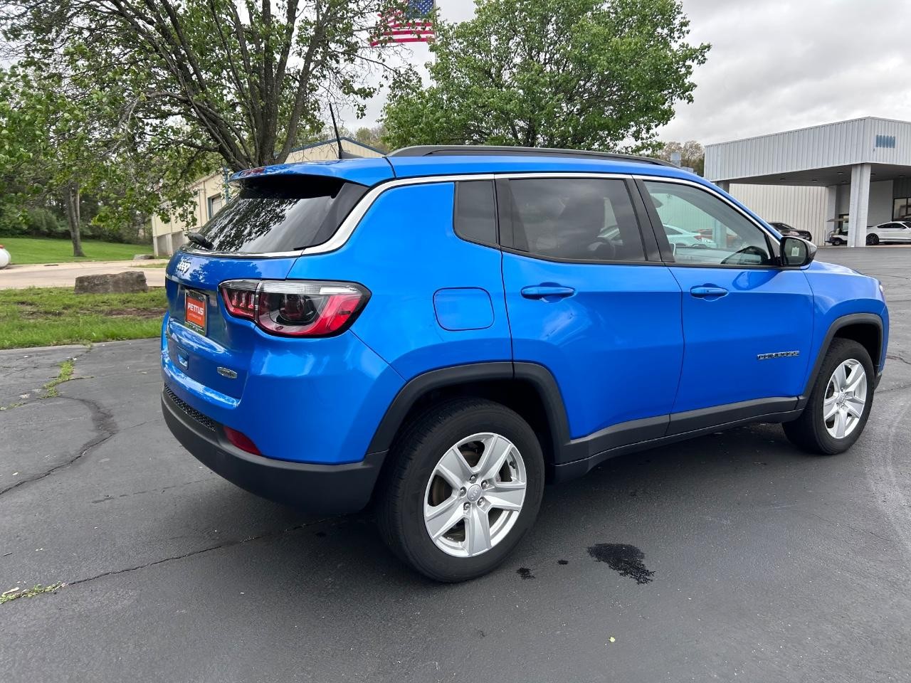 2022 Laser Blue Pearlcoat Jeep Compass Latitude 4X4 SUV