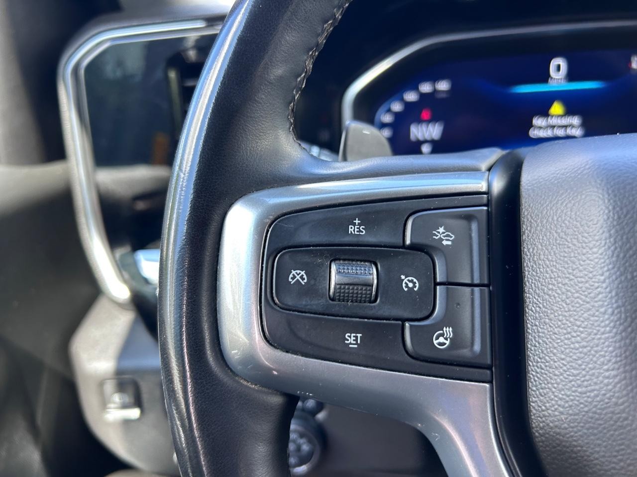 Chevrolet Silverado 1500 Vehicle Full-screen Gallery Image 12