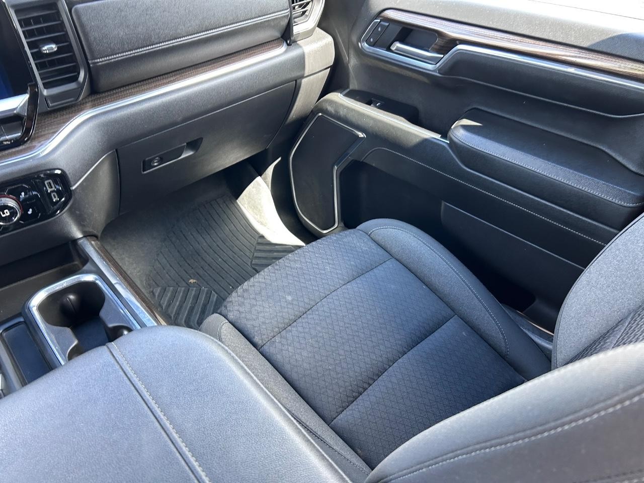 Chevrolet Silverado 1500 Vehicle Full-screen Gallery Image 17