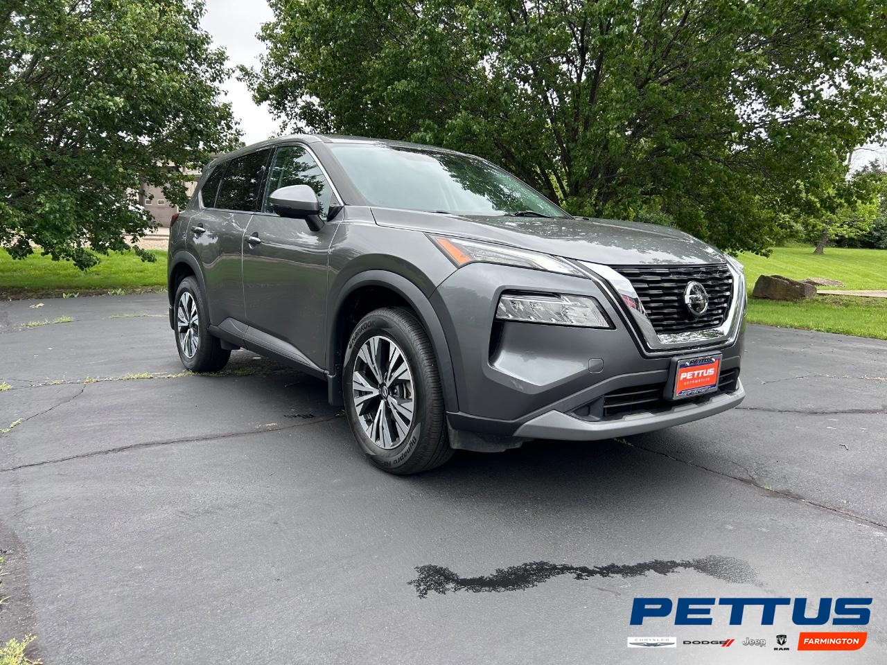 2021 Gun Metallic Nissan Rogue SV SUV