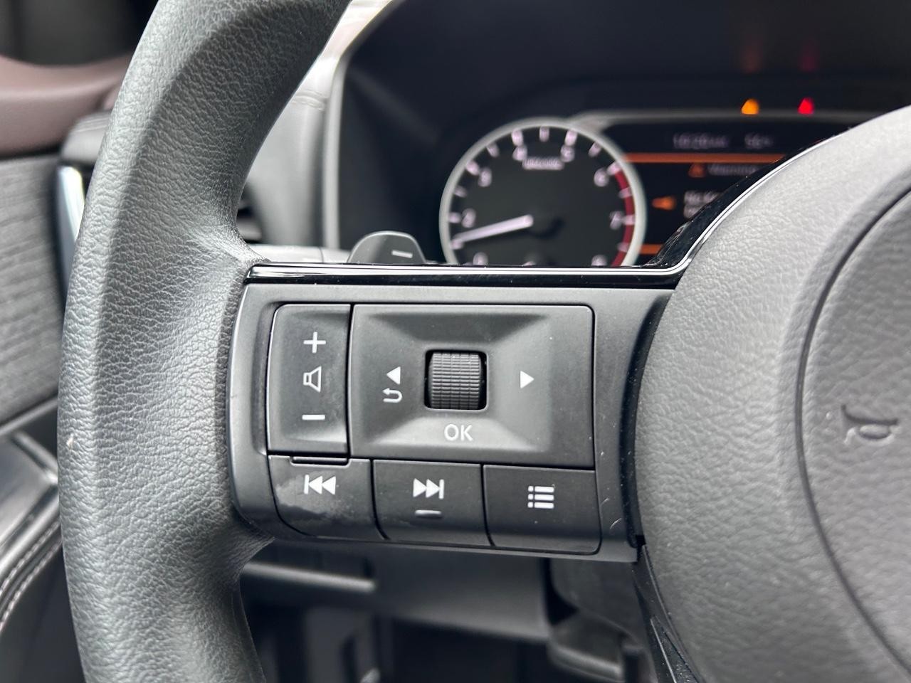 2021 Gun Metallic Nissan Rogue SV AWD SUV