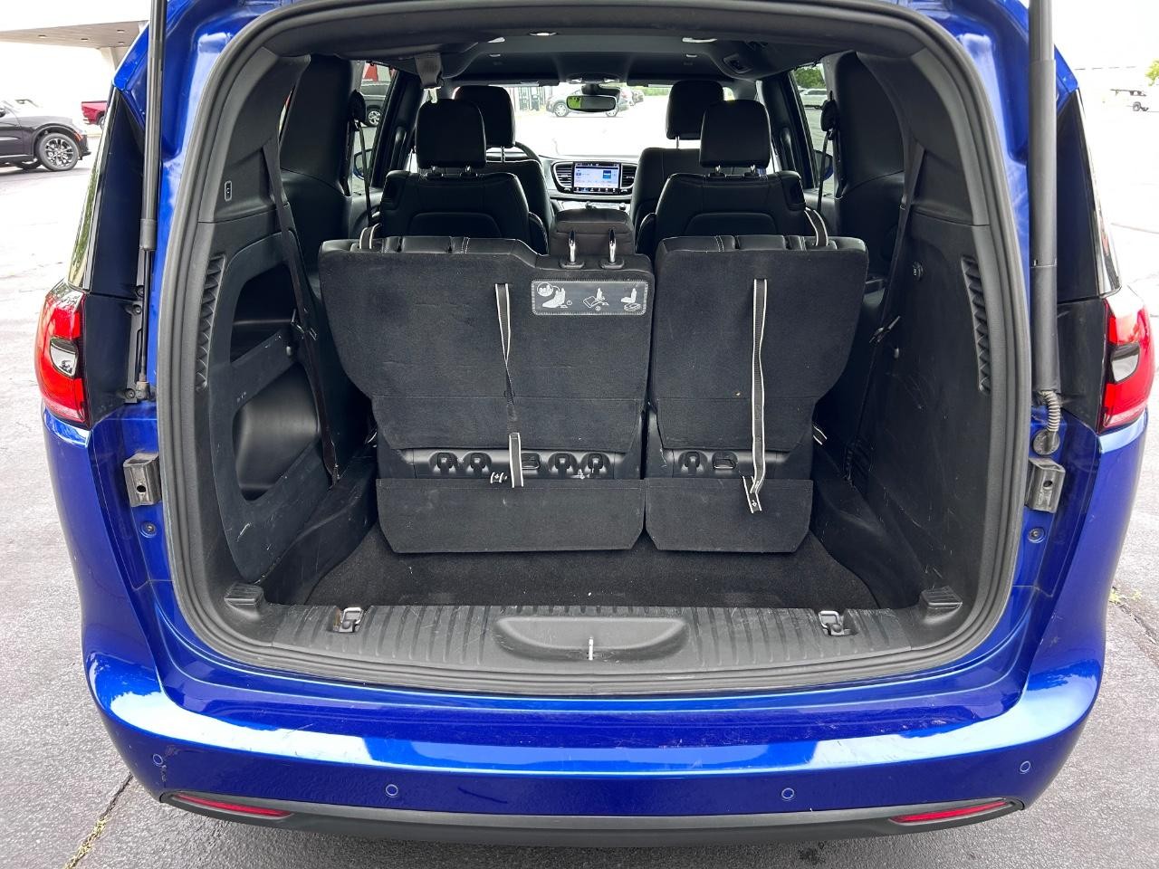 2021 Ocean Blue Metallic Chrysler Pacifica Touring L FWD Van