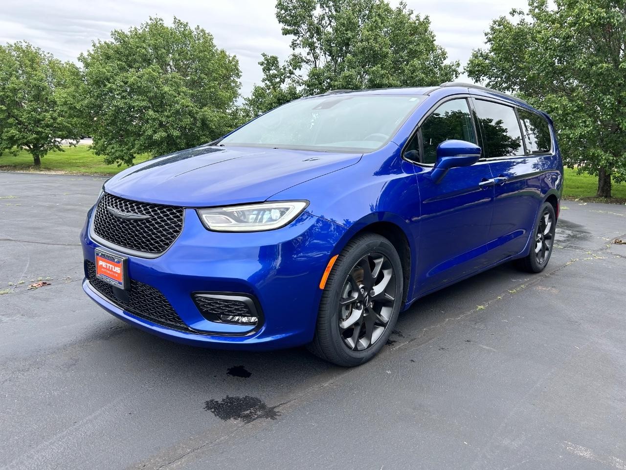 2021 Ocean Blue Metallic Chrysler Pacifica Touring L FWD Van