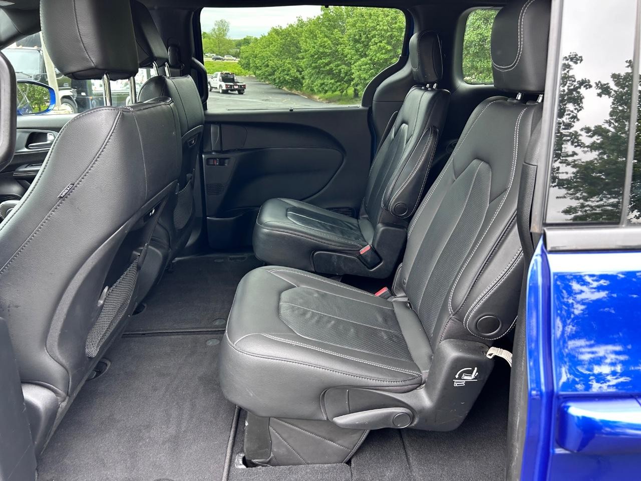 2021 Ocean Blue Metallic Chrysler Pacifica Touring L FWD Van