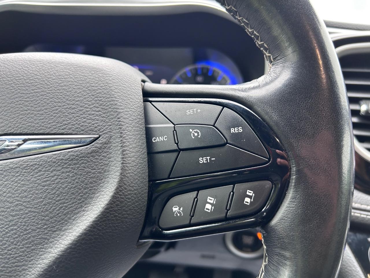 2021 Ocean Blue Metallic Chrysler Pacifica Touring L FWD Van