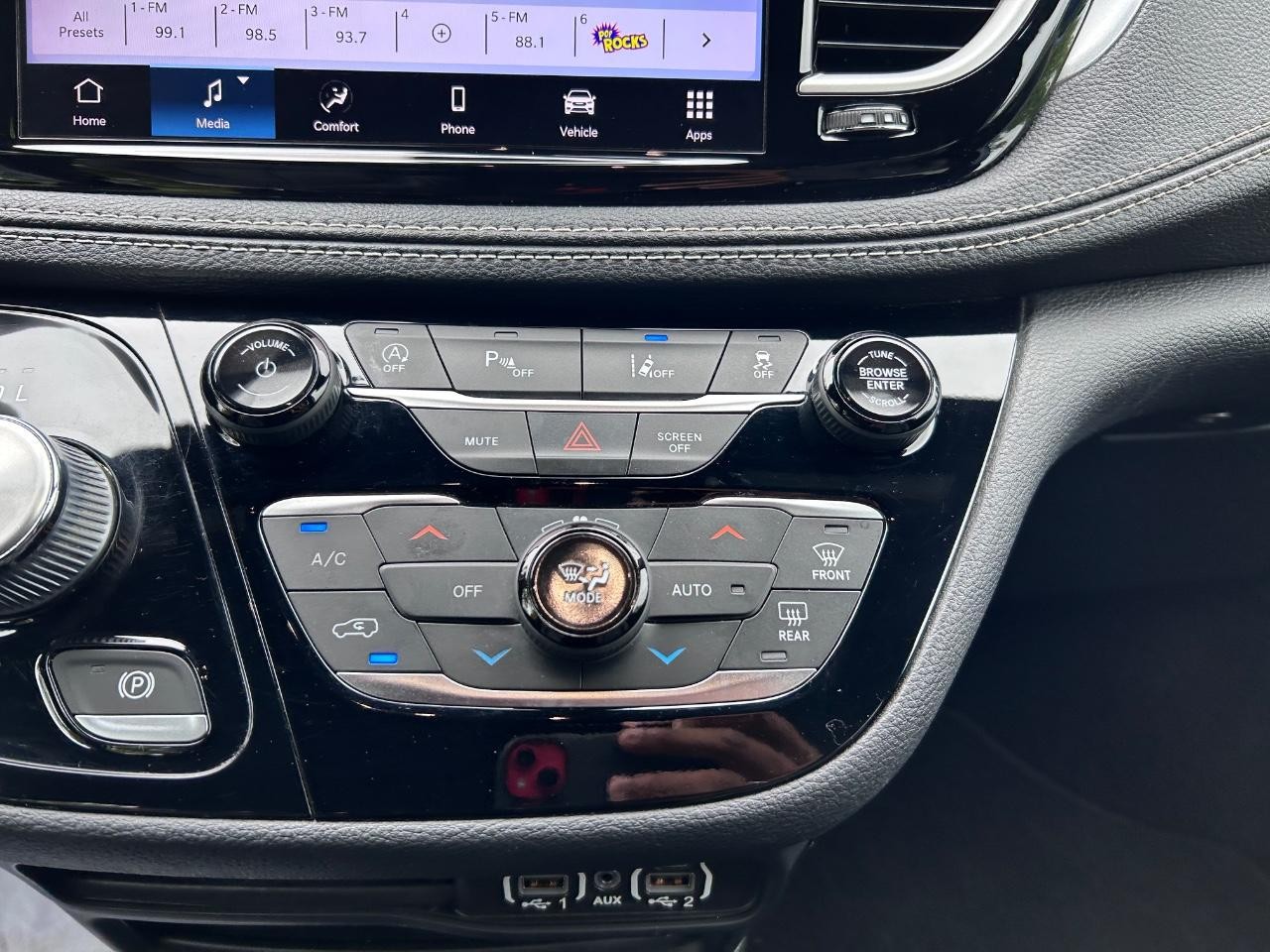 2021 Ocean Blue Metallic Chrysler Pacifica Touring L FWD Van