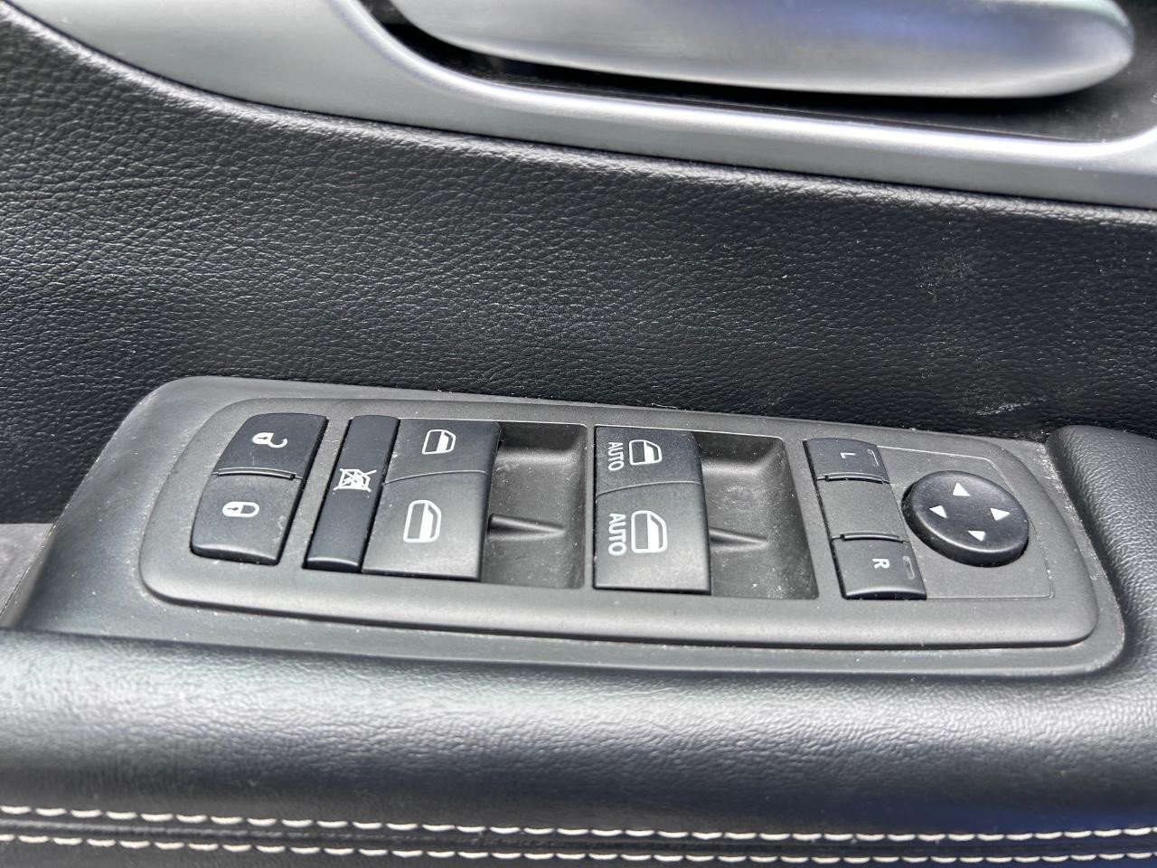 2021 Ocean Blue Metallic Chrysler Pacifica Touring L FWD Van