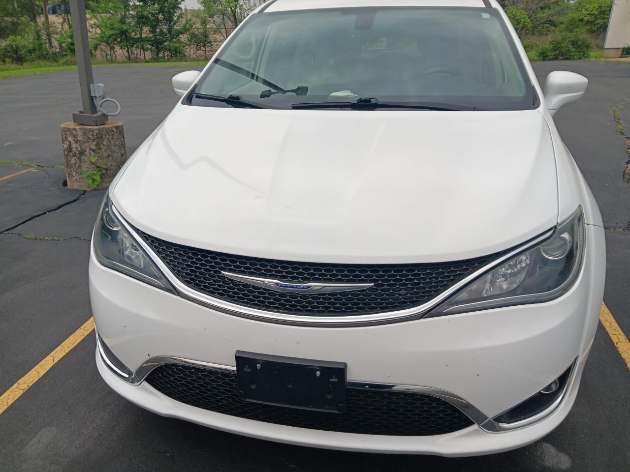 2020 WHITE Chrysler Pacifica Touring L Plus FWD Van