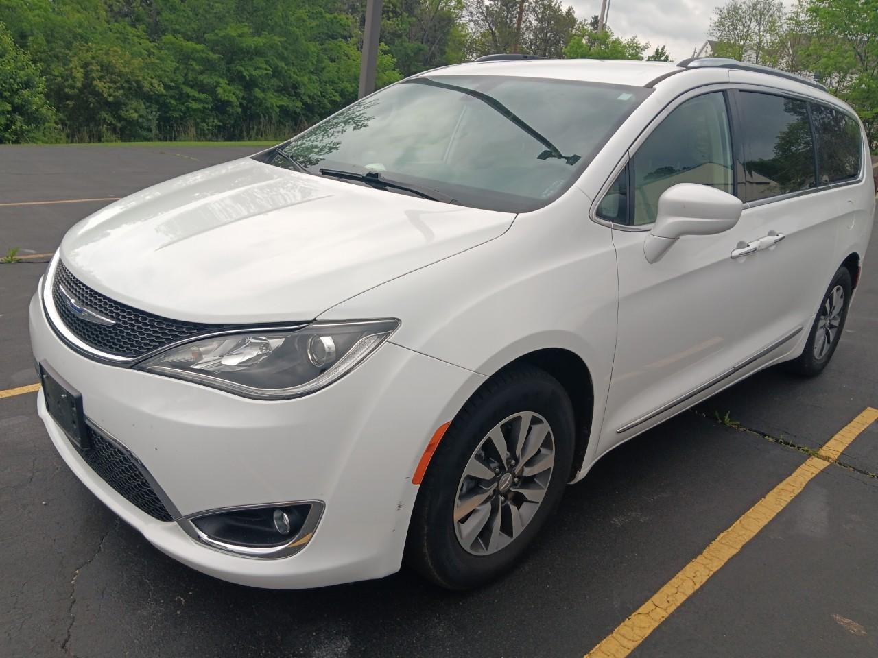 2020 WHITE Chrysler Pacifica Touring L Plus FWD Van