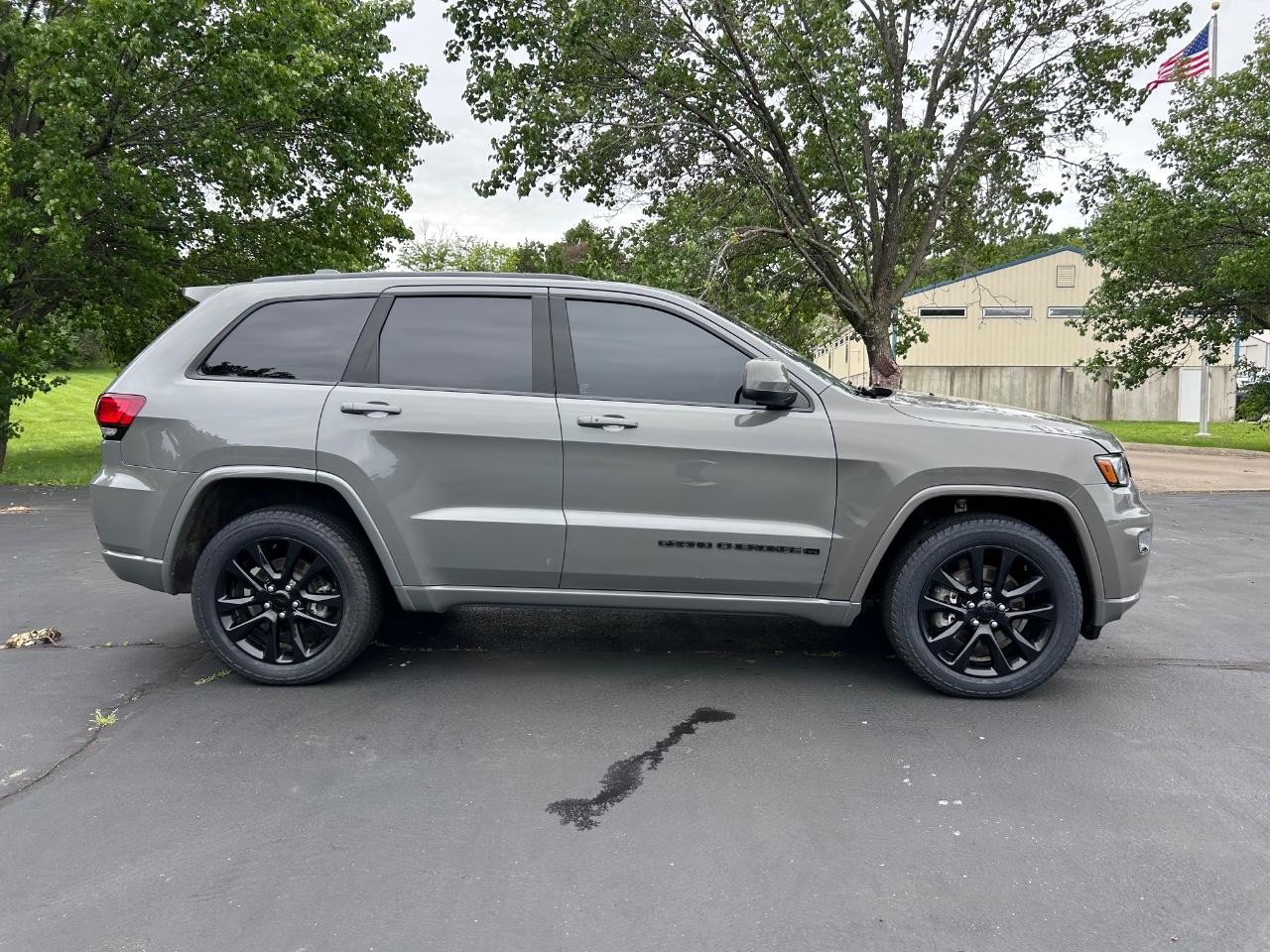 2022 Sting-Gray Clearcoat Jeep Grand Cherokee WK Laredo X 4X4 SUV