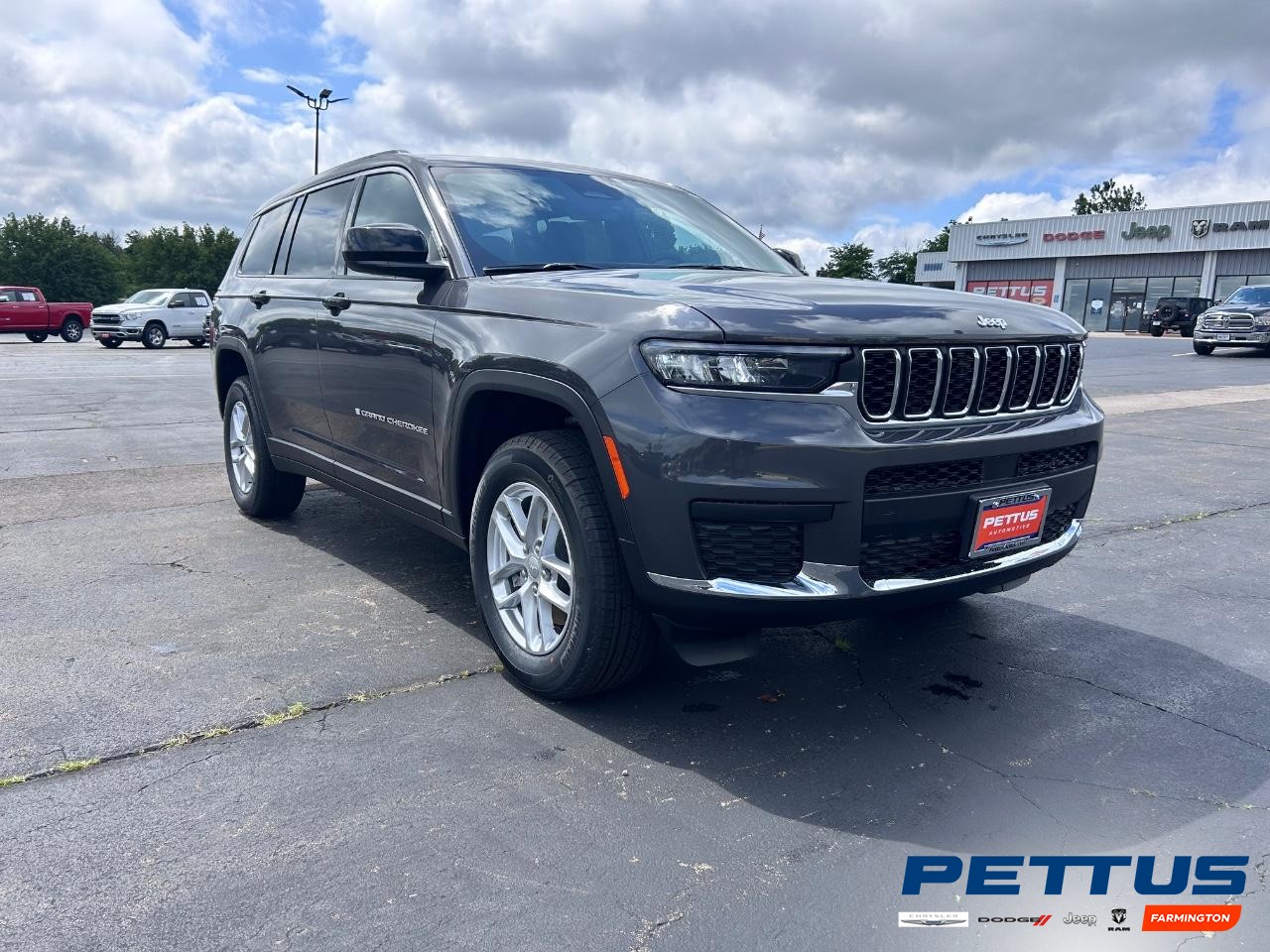 2025 Baltic Gray Metallic Clearcoat Jeep Grand Cherokee L Laredo X SUV