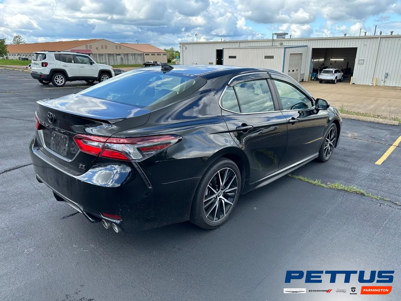 2021 Toyota Camry SE Sedan
