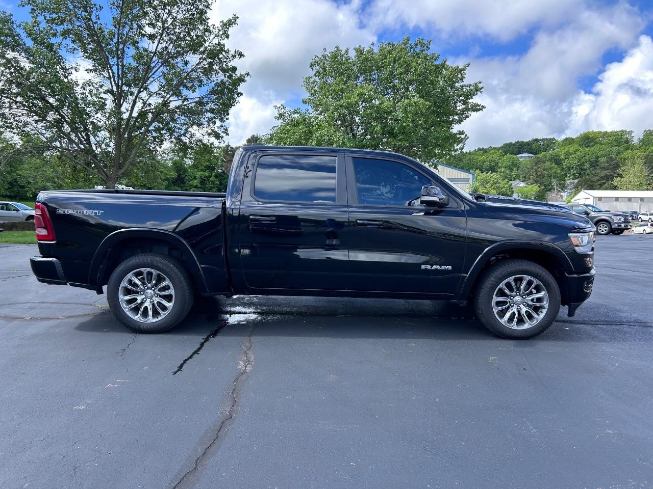 2020 Diamond Black Crystal Pearlcoat Ram 1500 Laramie 4X4 Truck