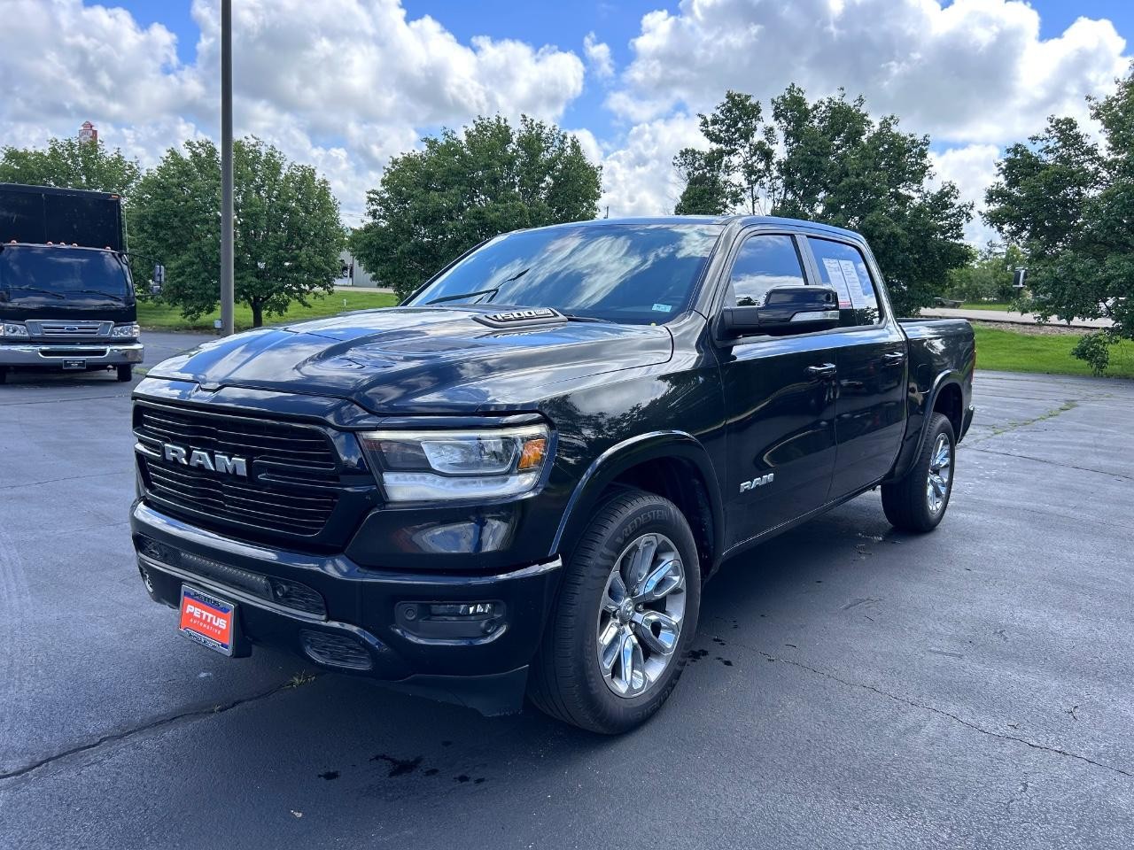 2020 Diamond Black Crystal Pearlcoat Ram 1500 Laramie 4X4 Truck