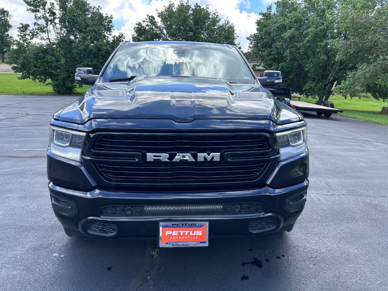 2020 Diamond Black Crystal Pearlcoat Ram 1500 Laramie 4X4 Truck