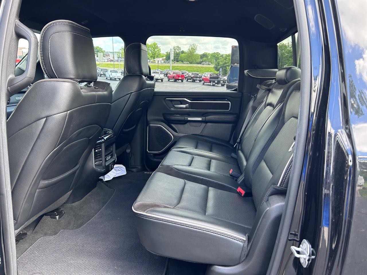 2020 Diamond Black Crystal Pearlcoat Ram 1500 Laramie 4X4 Truck