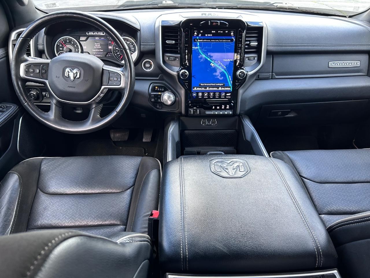 2020 Diamond Black Crystal Pearlcoat Ram 1500 Laramie 4X4 Truck