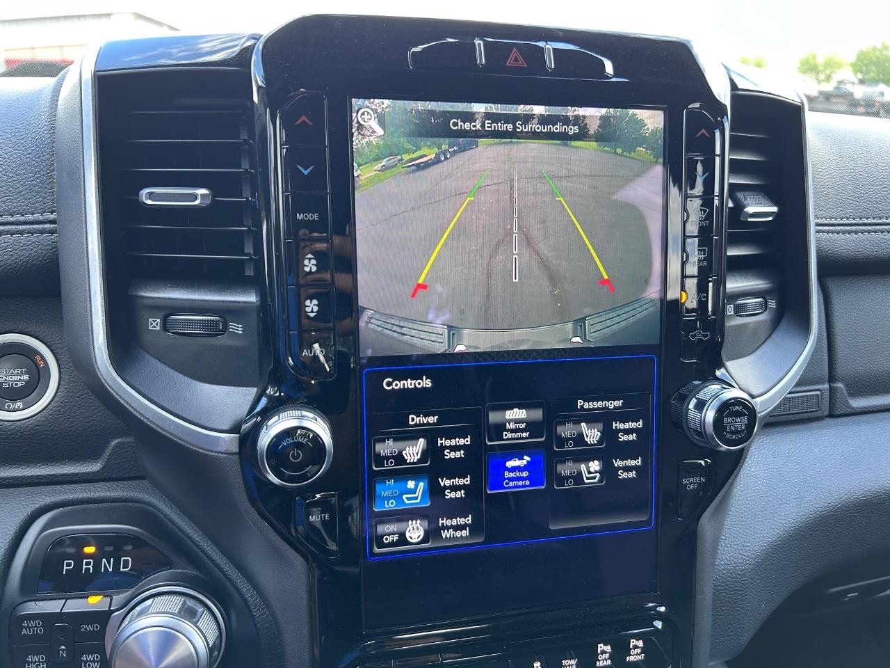 2020 Diamond Black Crystal Pearlcoat Ram 1500 Laramie 4X4 Truck
