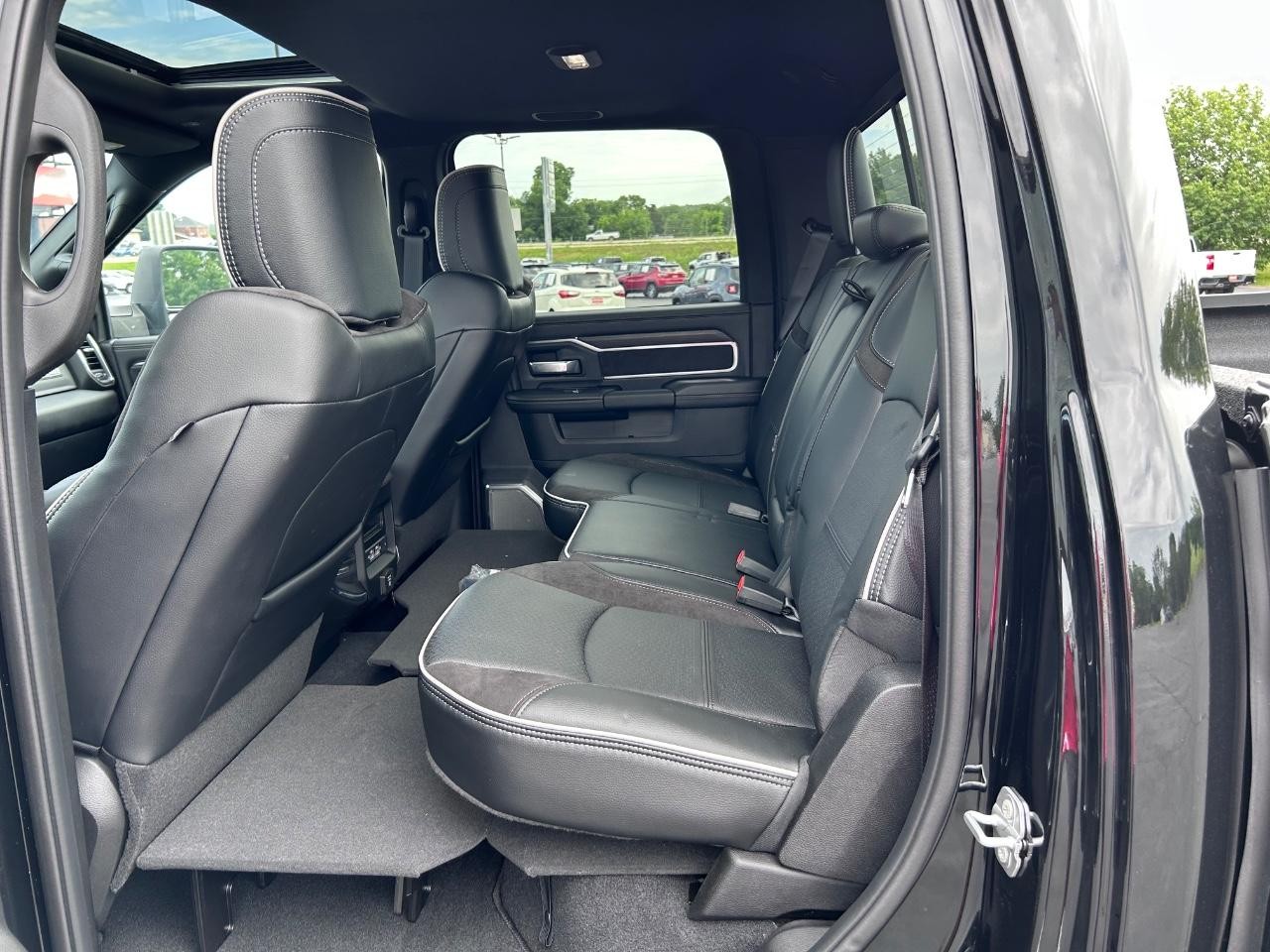 2025 Ram 2500 Laramie photo 6