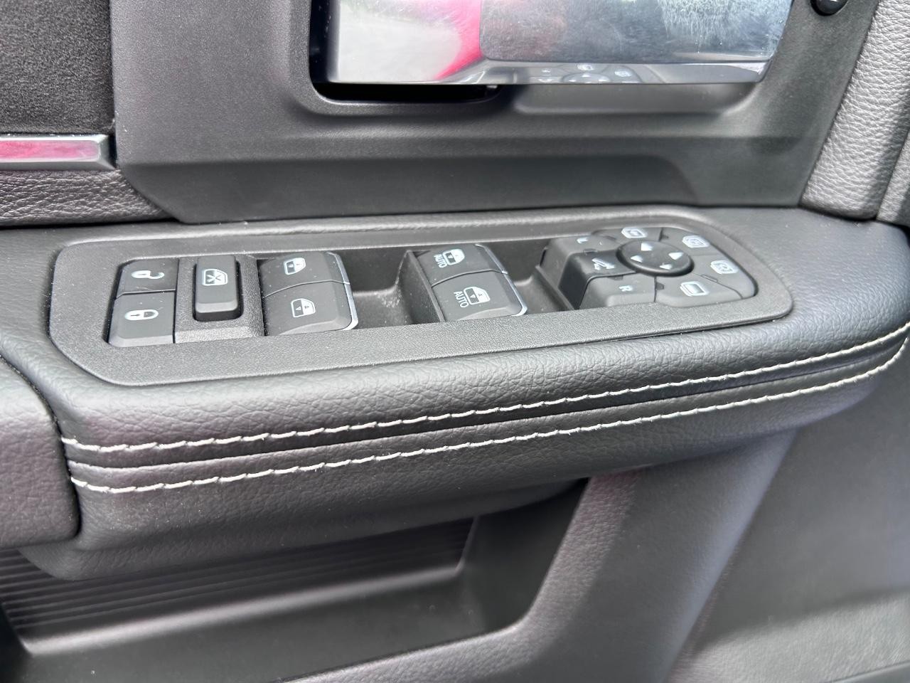 2025 Ram 2500 Laramie photo 17