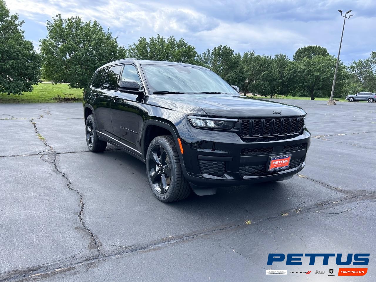 2025 Diamond Black Crystal Pearlcoat Jeep Grand Cherokee L Altitude X SUV