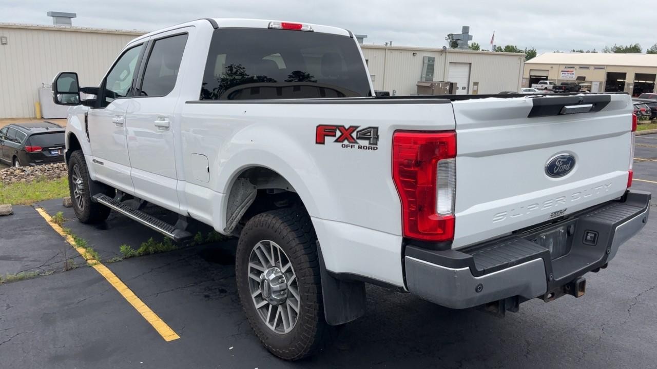 2017 Ford Super Duty F-350 SRW Lariat 4X4 Truck
