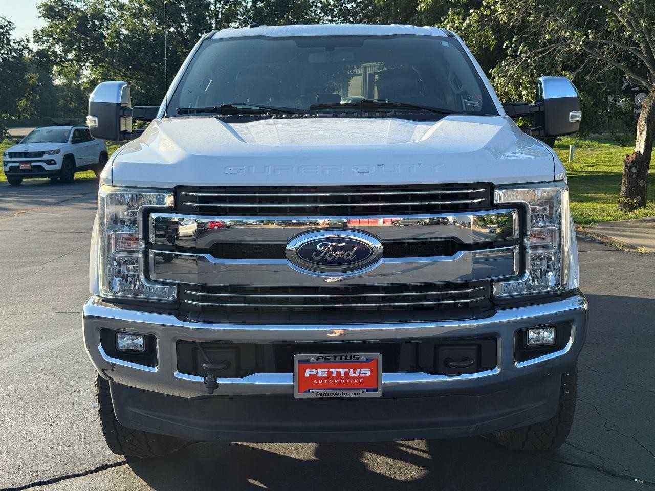 2017 Oxford White Ford Super Duty F-350 SRW Lariat 4X4 Truck