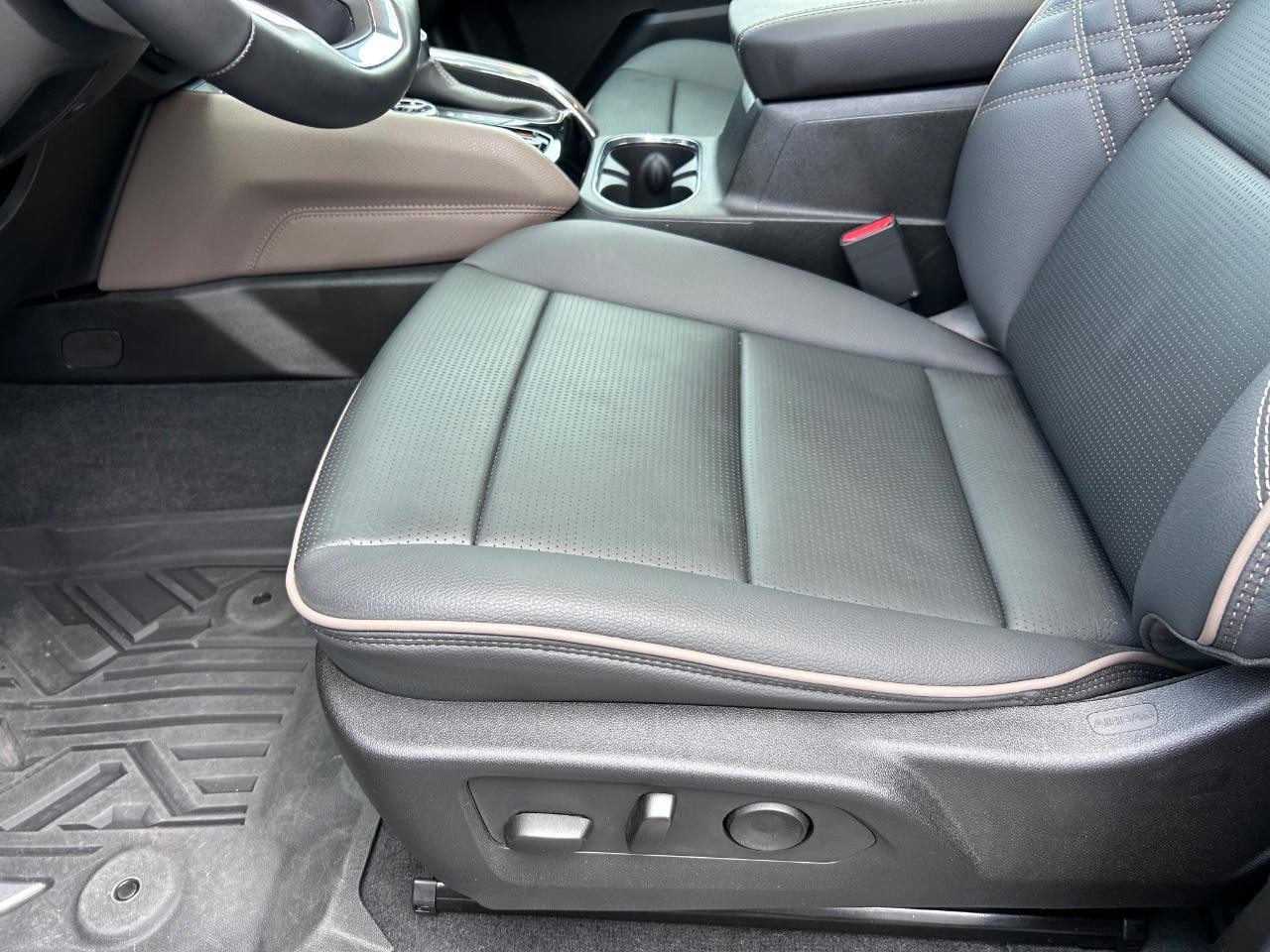2024 Onyx Black GMC Canyon Denali 4X4 Truck