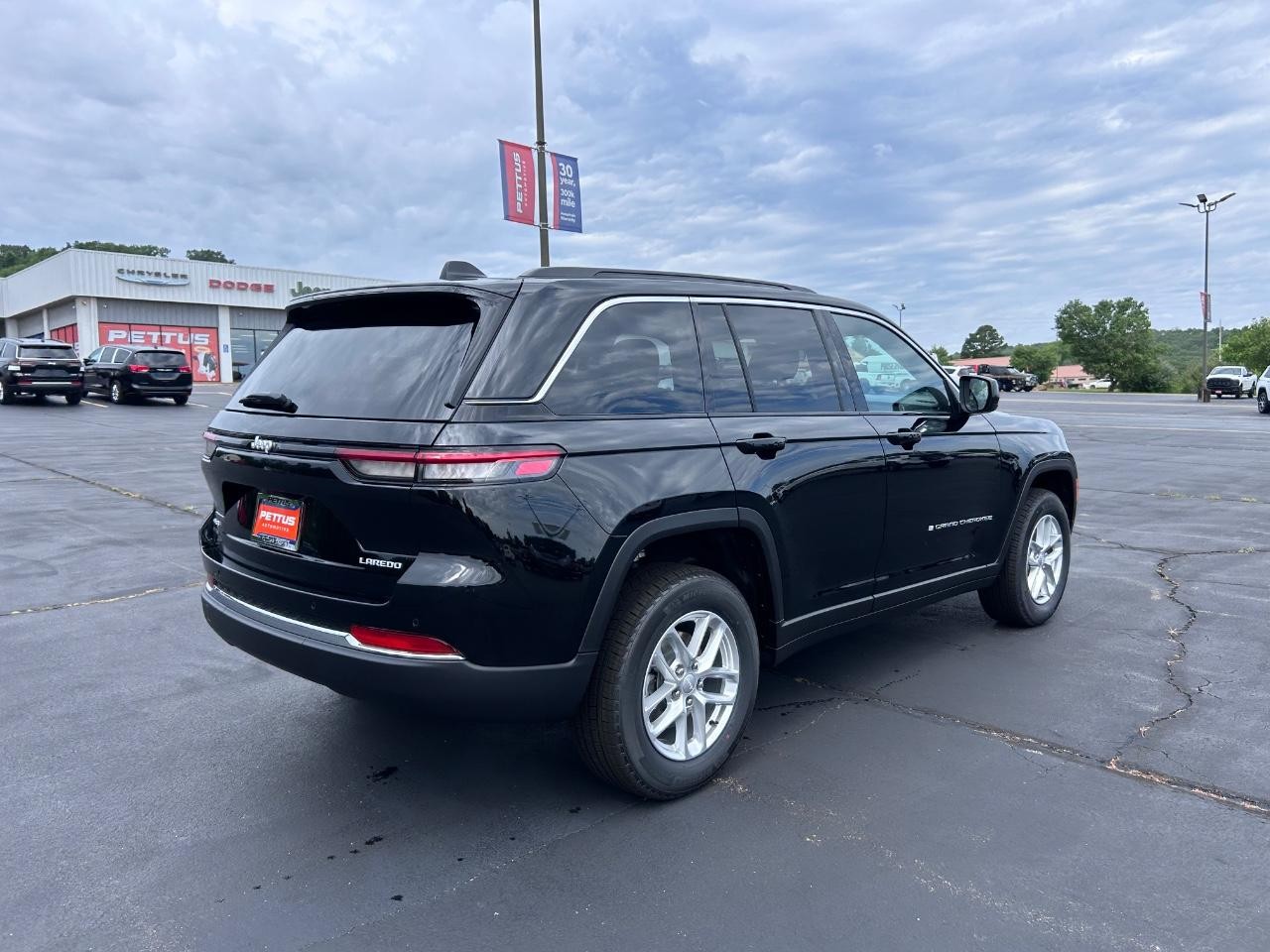 2025 Diamond Black Crystal Pearlcoat Jeep Grand Cherokee 4x4 4X4 SUV
