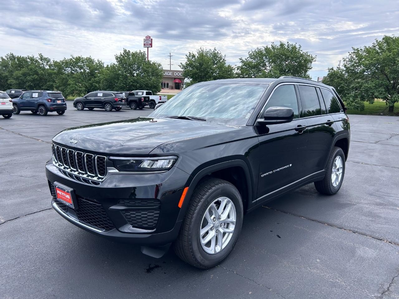 2025 Diamond Black Crystal Pearlcoat Jeep Grand Cherokee 4x4 4X4 SUV