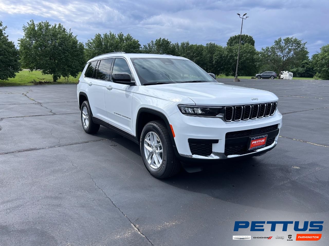 2025 Bright White Clearcoat Jeep Grand Cherokee L Laredo X SUV