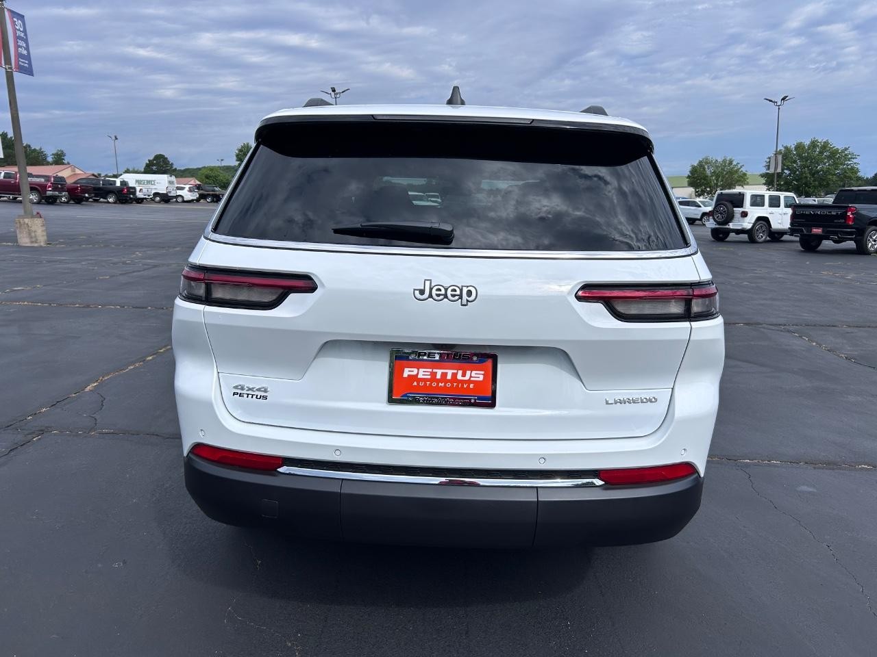 2025 Bright White Clearcoat Jeep Grand Cherokee L Laredo X 4X4 SUV