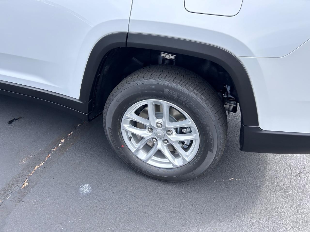2025 Bright White Clearcoat Jeep Grand Cherokee L Laredo X 4X4 SUV