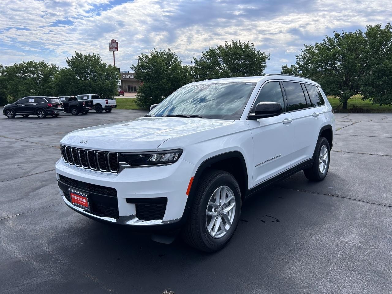 2025 Bright White Clearcoat Jeep Grand Cherokee L Laredo X 4X4 SUV