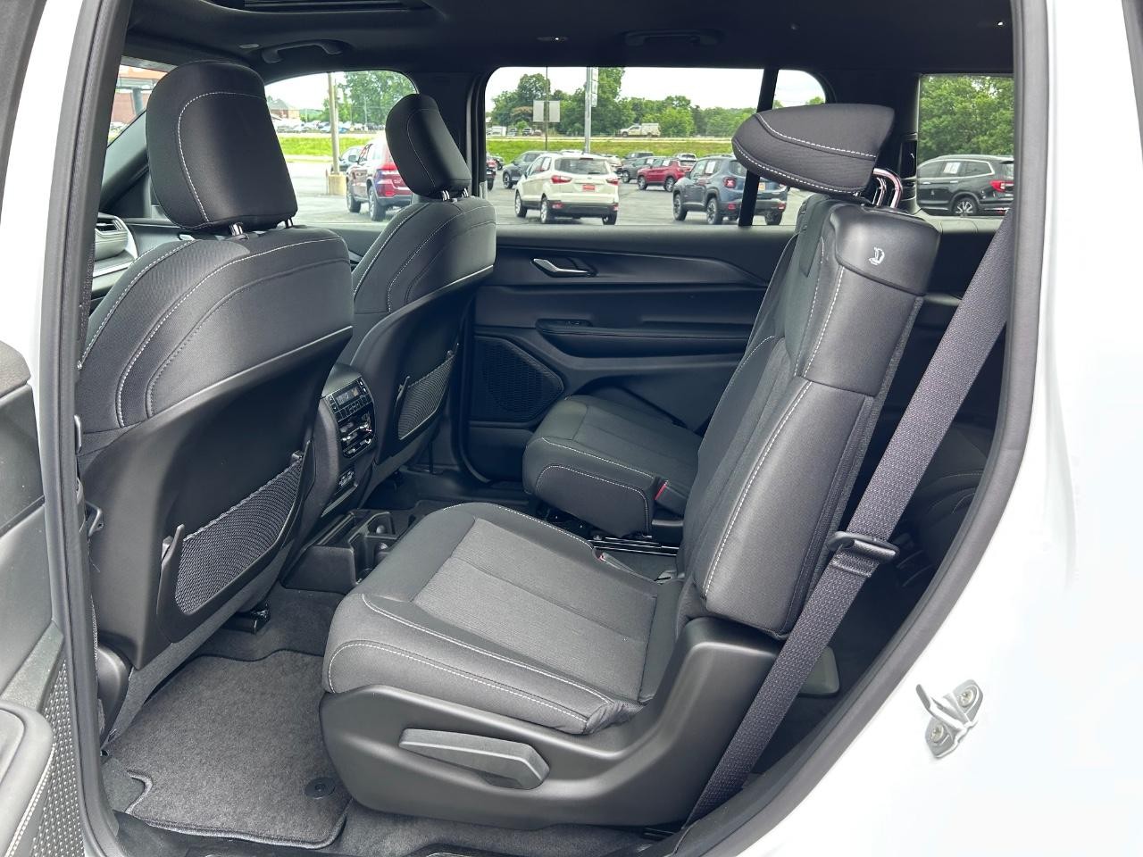 2025 Bright White Clearcoat Jeep Grand Cherokee L Laredo X 4X4 SUV